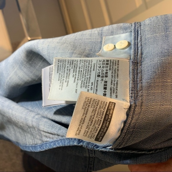 levi's Blue Chambray Button Up Shirt Relaxed Fit Lyocell Long Sleeve Blouse S - Picture 8 of 10